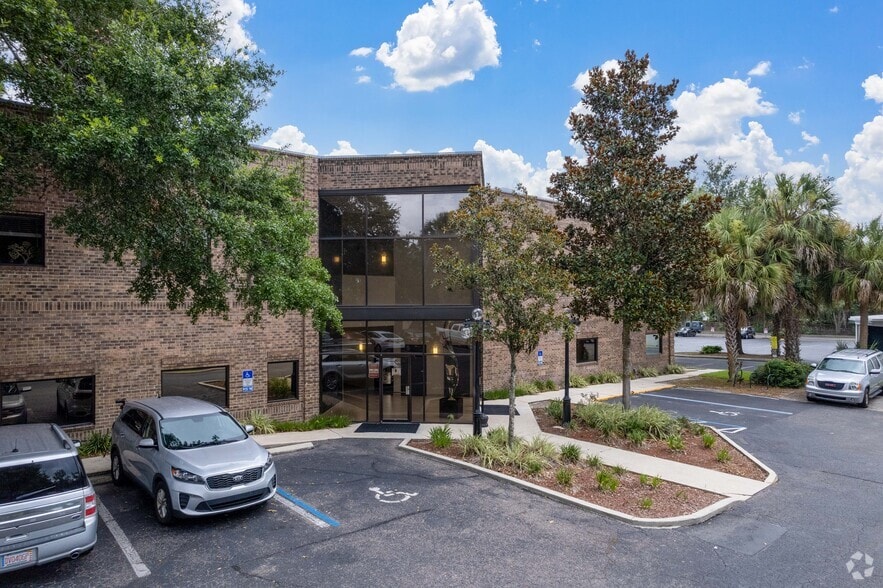 More Photos Of 101 SE 2nd Pl, Gainesville Unknown For Lease