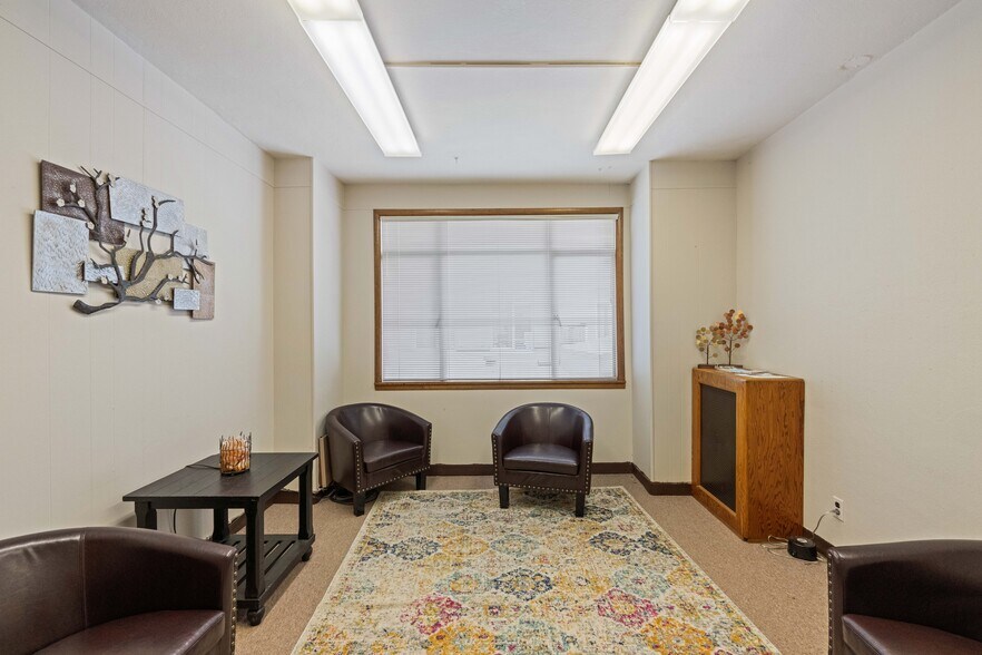 More Photos Of 340 Central Ave, Coos Bay Medical For Lease