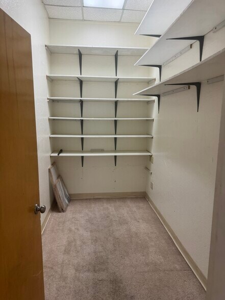 More Photos Of 116 N Lindsay Rd, Mesa Unknown For Lease