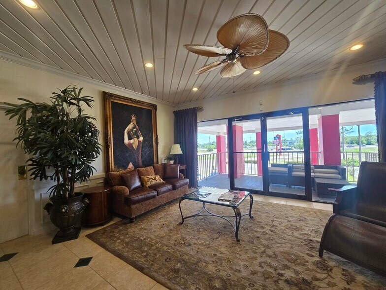 More Photos Of 4091 Colonial Blvd, Fort Myers Office Residential For Sale