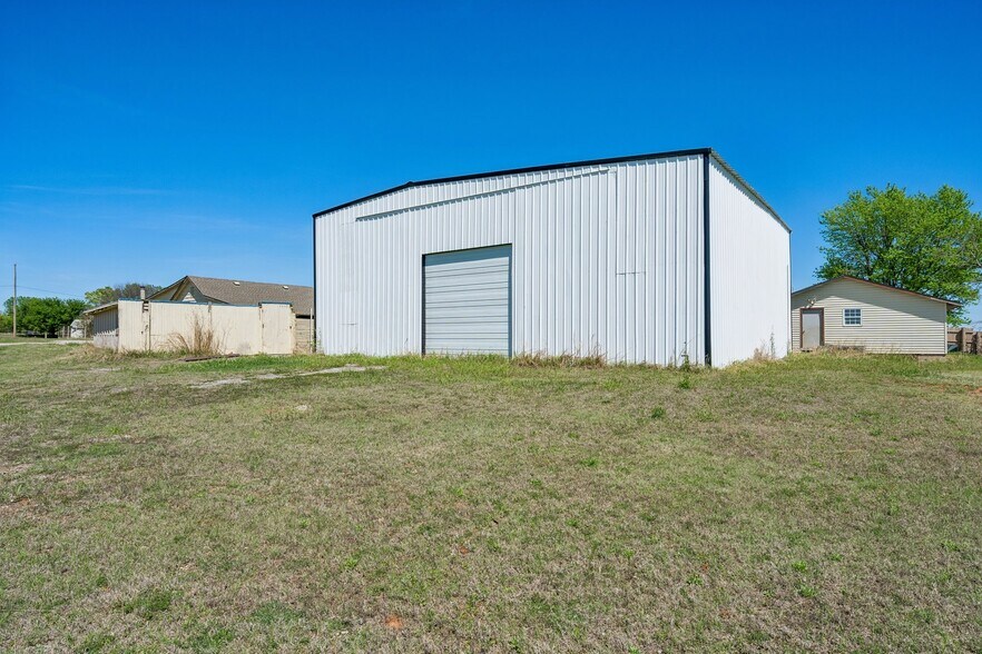 More Photos Of 11113 S Sunnylane Rd, Oklahoma City Warehouse For Sale