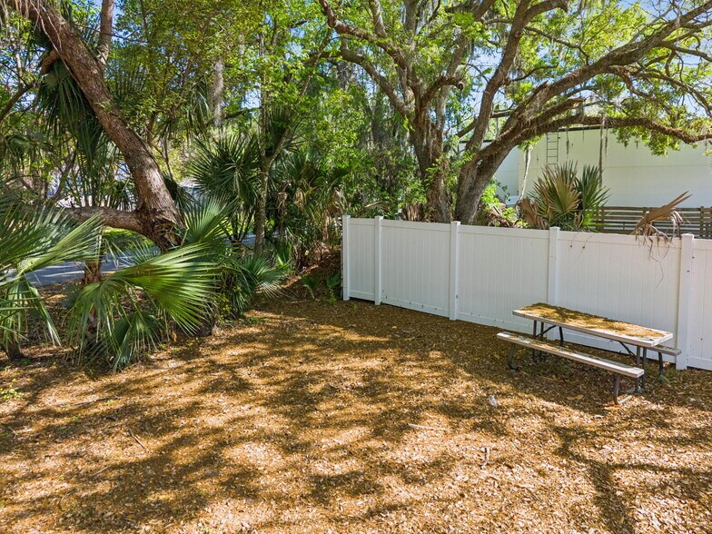 More Photos Of 557 W Plant St, Winter Garden Office For Sale