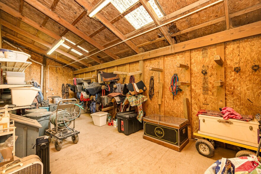 More Photos Of 7195 Singer Rd, Dayton Horse Stables For Sale