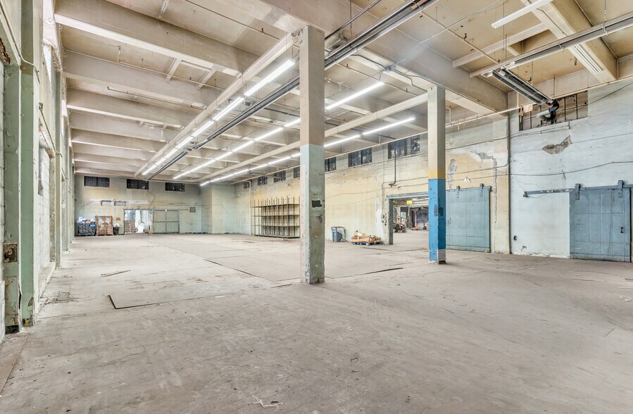 More Photos Of 150 Avenue L, Newark Warehouse For Sale