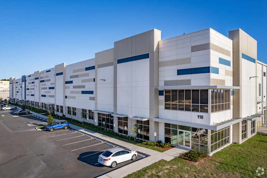 More Photos Of 5050 Wesley Rd, Apopka Warehouse For Lease