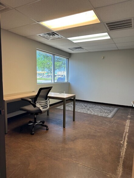More Photos Of 209-213 W 2nd St, Edmond Industrial For Sale