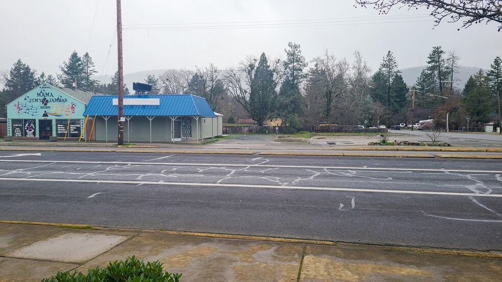 More Photos Of 144 N Redwood Hwy, Cave Junction Storefront Retail Office For Sale