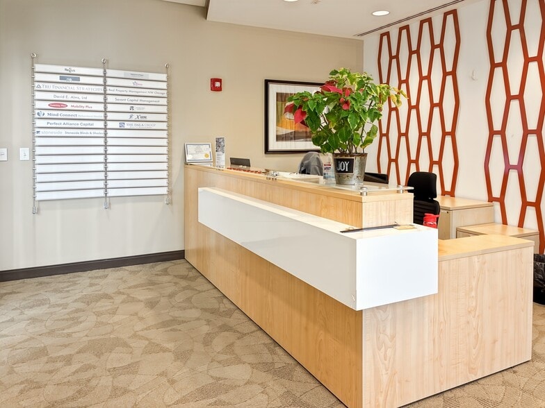 More Photos Of 2815 Forbs Ave, Hoffman Estates Coworking Space