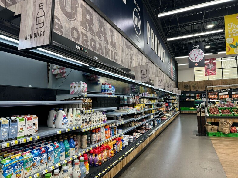 More Photos Of 4603 Sienna Pky, Missouri City Supermarket For Lease