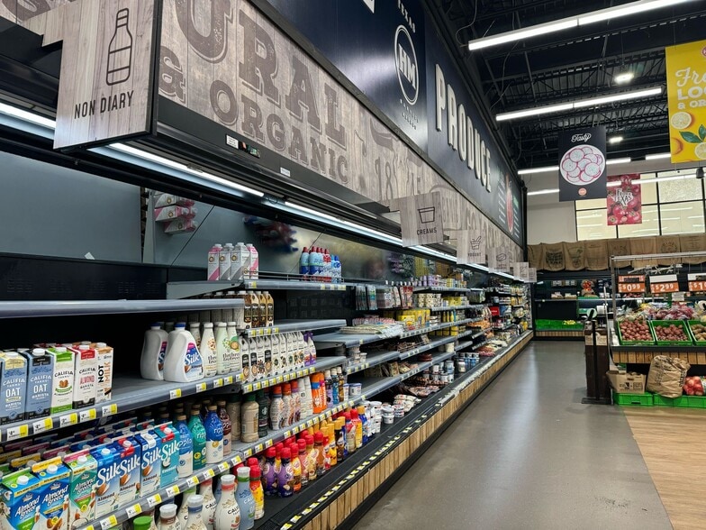 More Photos Of 4603 Sienna Pky, Missouri City Supermarket For Sale