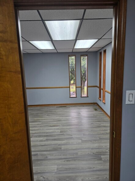 More Photos Of 112 E Dixon Blvd, Shelby Office For Lease