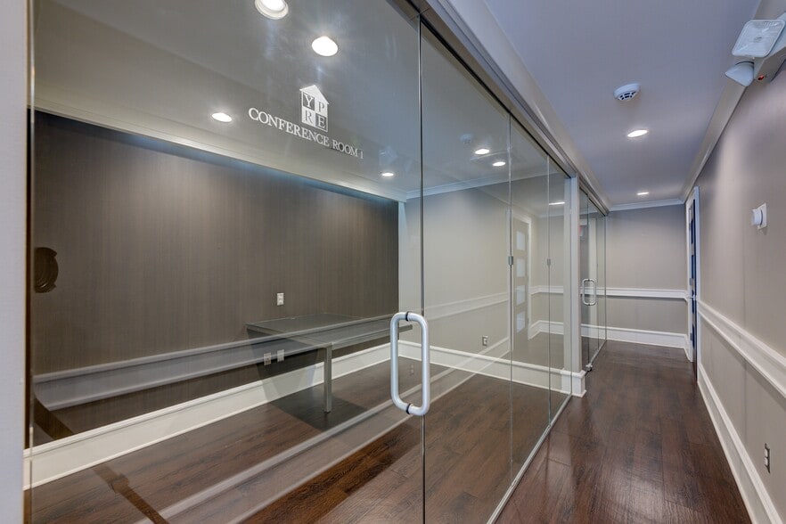 More Photos Of 1608 Taylor St, Columbia Freestanding For Lease