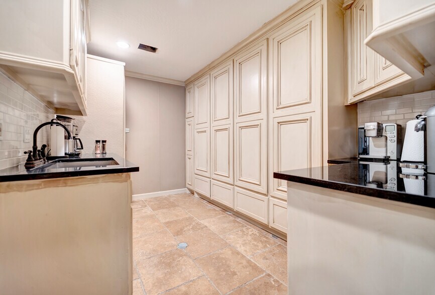 More Photos Of 5607 Sapp Rd, Conroe Lodge Meeting Hall For Sale