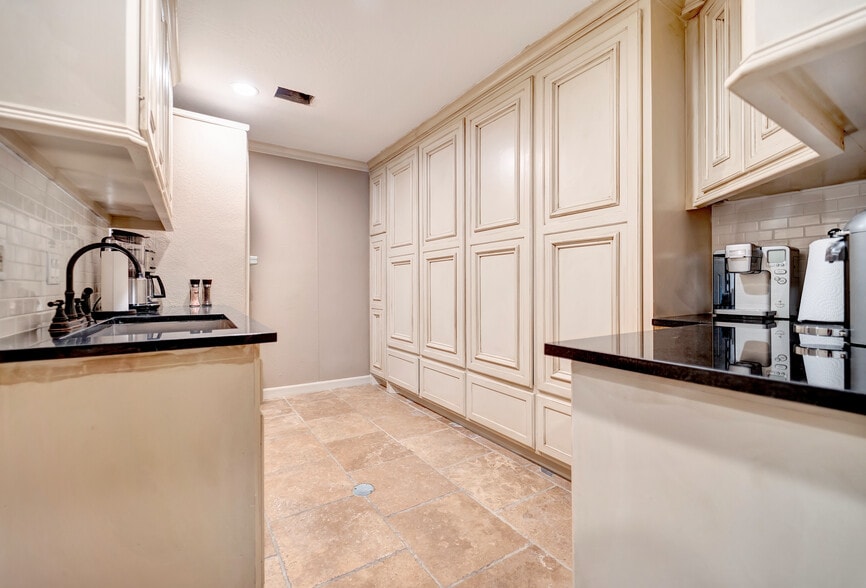 More Photos Of 5607 Sapp Rd, Conroe Lodge Meeting Hall For Sale