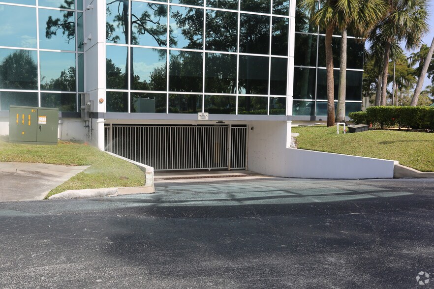 More Photos Of 1501 Corporate Dr, Boynton Beach Office For Lease
