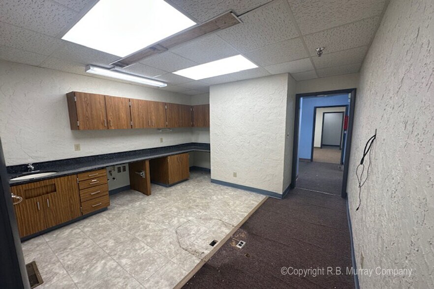 More Photos Of 1614 N Benton Ave, Springfield Office For Sale