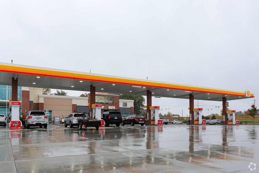 More Photos Of 401 Langtree Rd, Mooresville Convenience Store For Lease