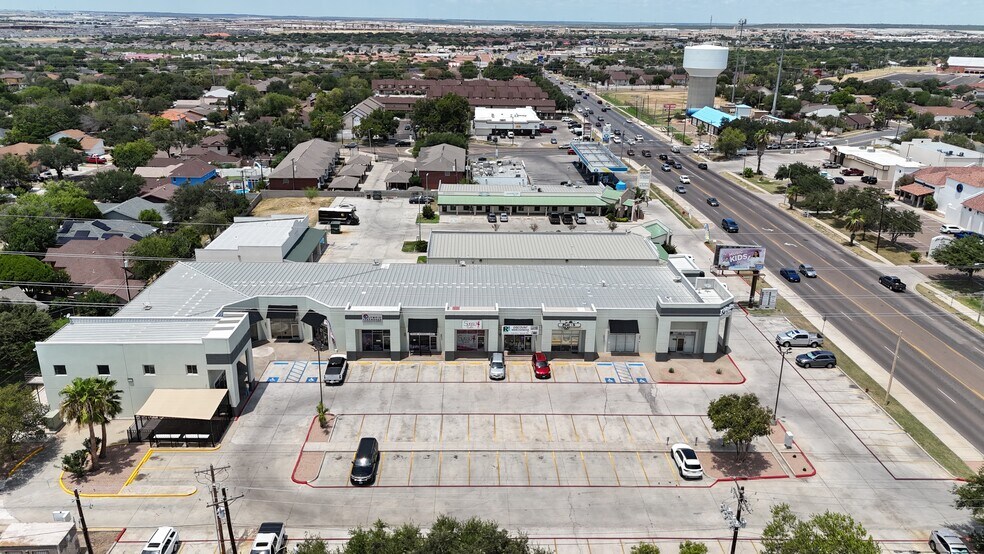 More Photos Of 8602 McPherson Rd, Laredo Storefront For Lease