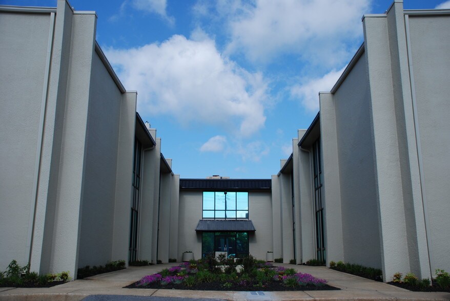 More Photos Of 3401 Norman Berry Dr, Atlanta Office For Lease