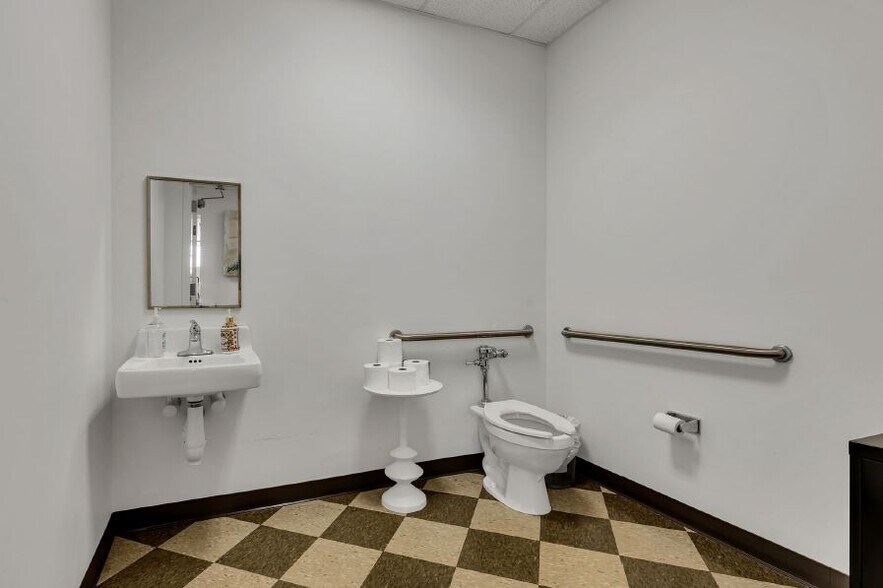 More Photos Of 280 White Bridge Pike, Nashville Freestanding For Lease