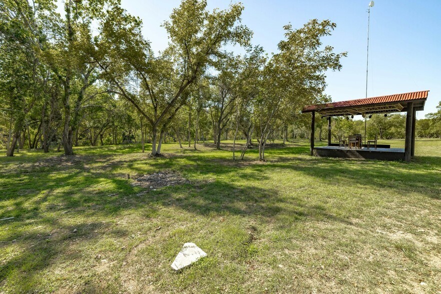 More Photos Of 1030 County Road 279, Liberty Hill Hotel For Sale