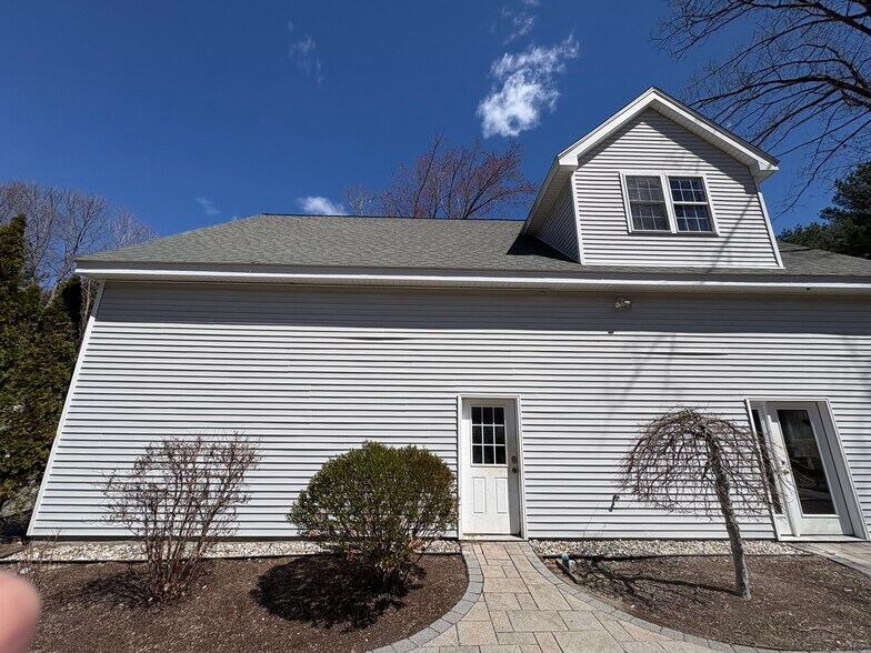 More Photos Of 125 Wason Rd, Hudson Industrial For Lease