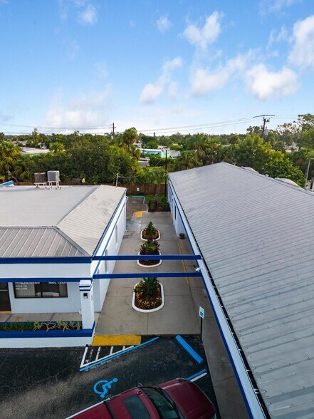 More Photos Of 2886 Tamiami Trl, Port Charlotte Office Residential For Lease