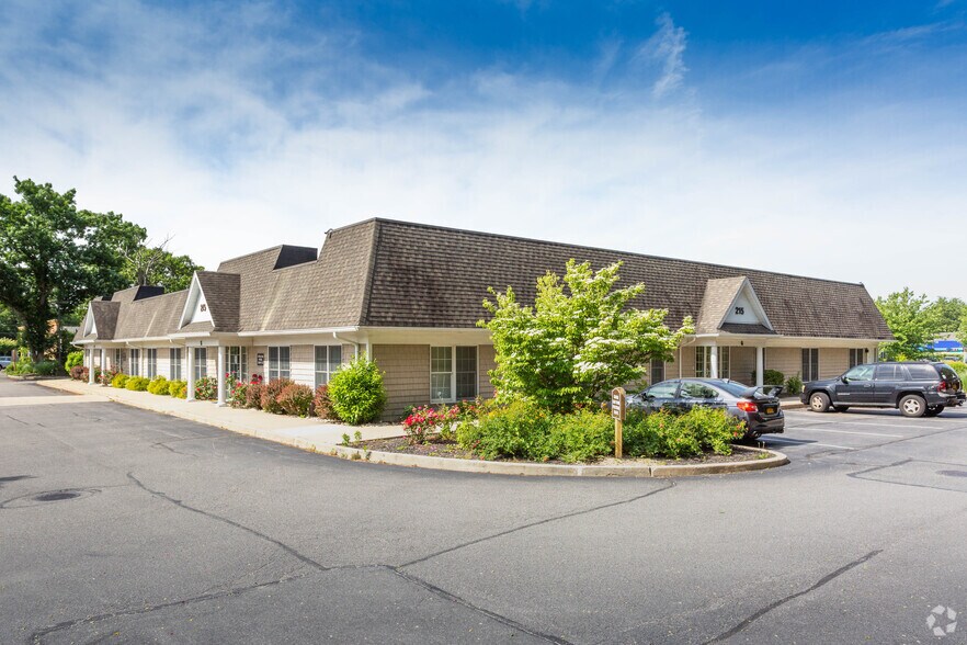 More Photos Of 215 Hallock Rd, Stony Brook Medical For Lease