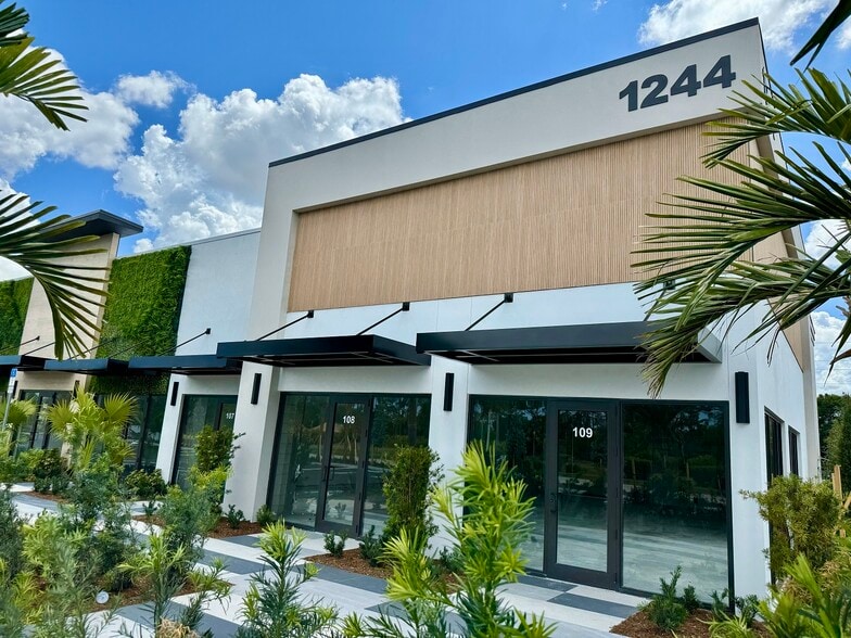 More Photos Of 1250 SW Gatlin Blvd, Port Saint Lucie Unknown For Lease