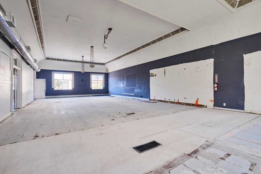 More Photos Of 709-711 S B St, San Mateo Storefront For Lease