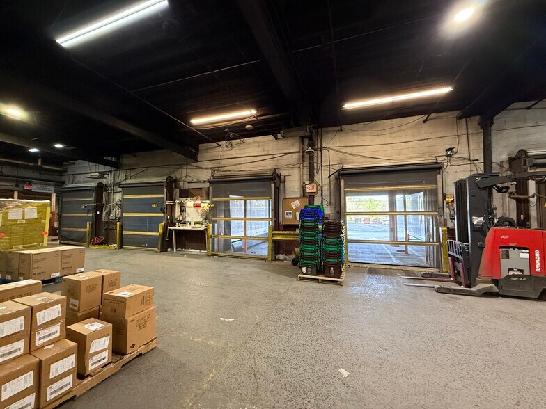 More Photos Of 326 S Marble St, Rockmart Distribution For Lease