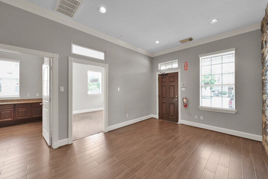 More Photos Of 25511 Budde Rd, The Woodlands Office For Lease