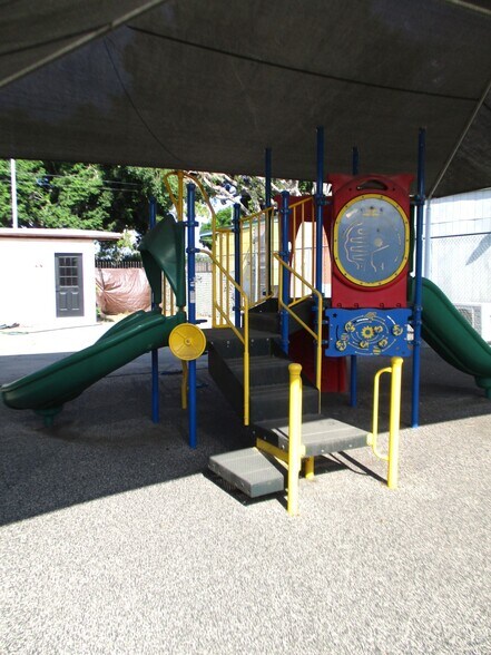 More Photos Of 9900-9904 S Central Ave, Los Angeles Schools For Lease