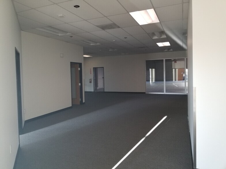 More Photos Of 840 S Rochester Ave, Ontario Showroom For Lease