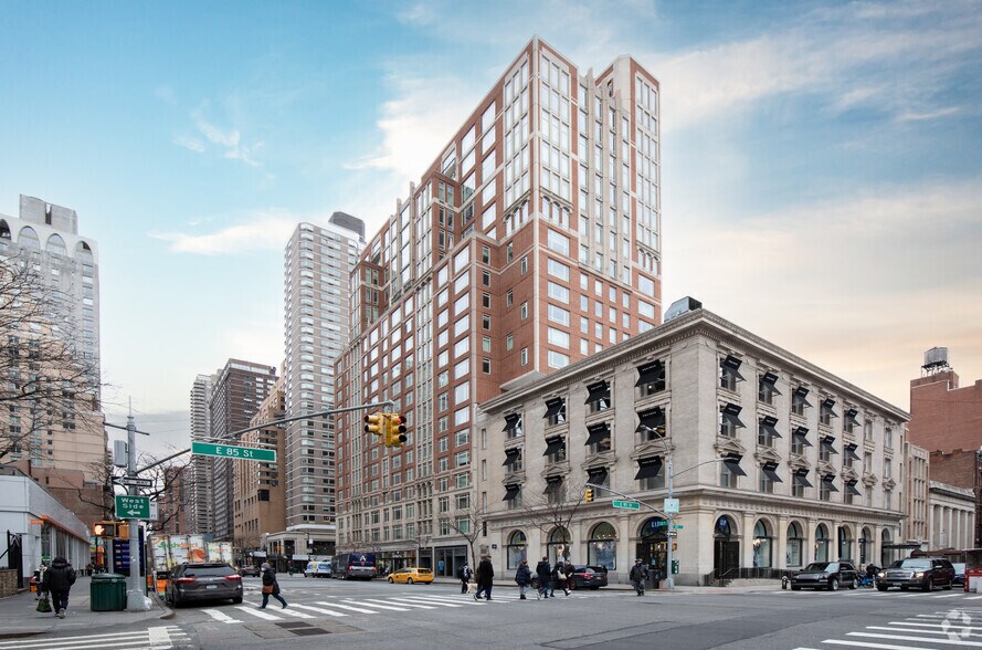 More Photos Of 1517-1525 3rd Ave, New York Apartments For Lease