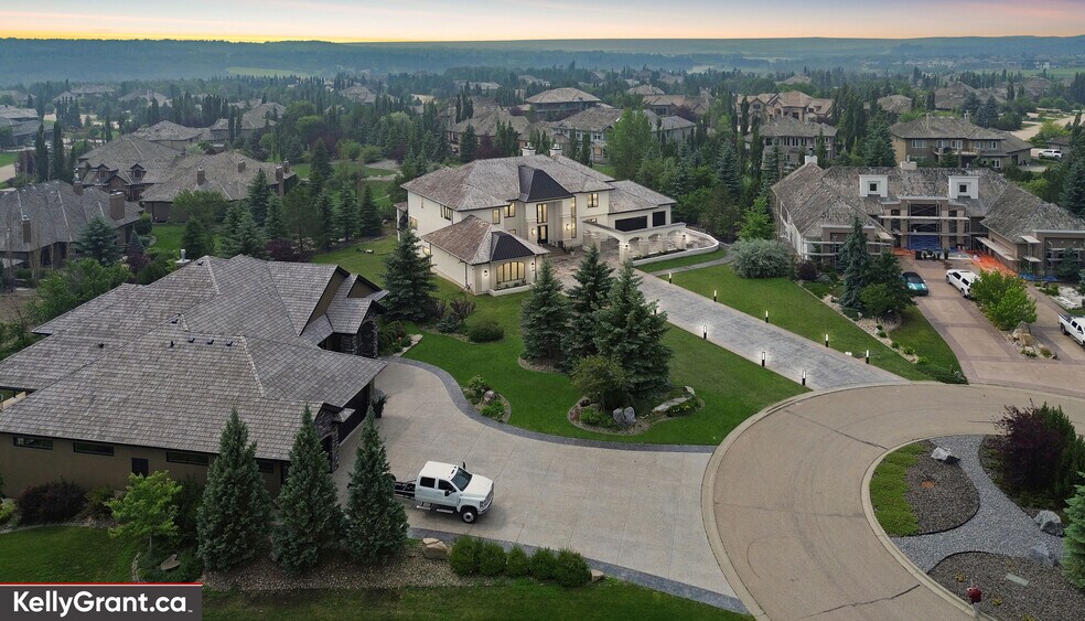 More Photos Of 136 River Heights Ln, Sturgeon County Multifamily For Sale