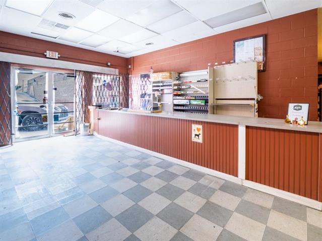 More Photos Of 206 Main St, Poultney General Retail For Sale