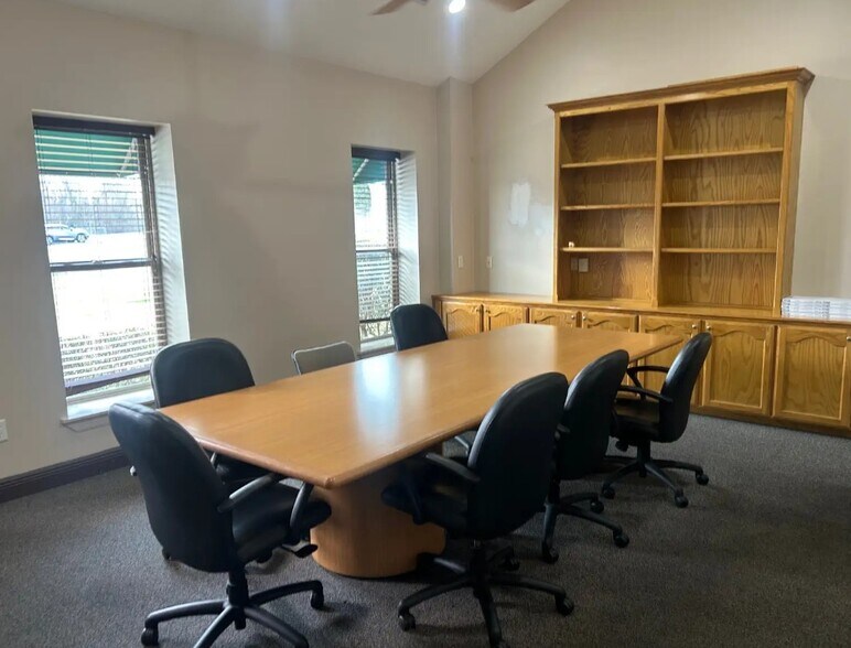 More Photos Of 14302 Highway 44, Gonzales Manufacturing For Lease