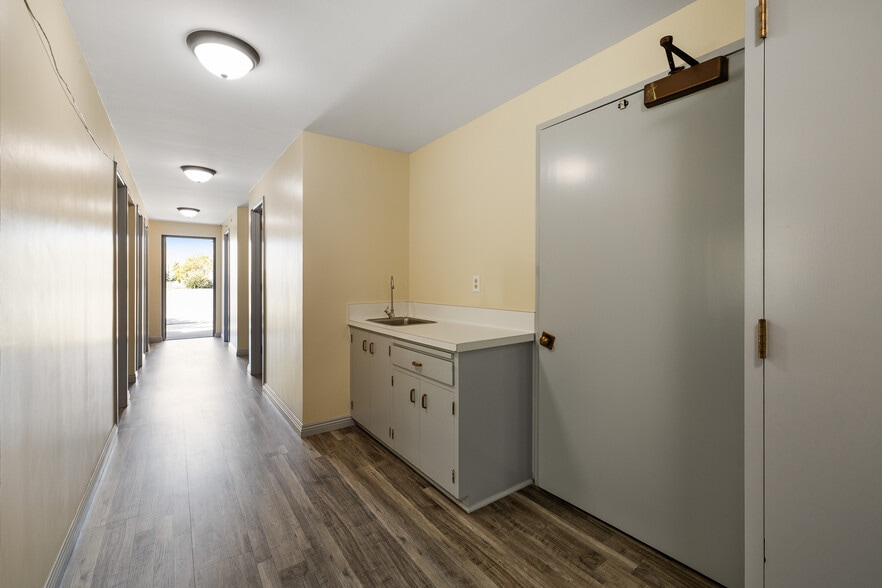 More Photos Of 375 S K St, Oxnard Religious Facility For Sale