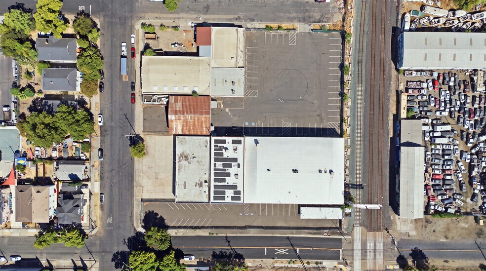 More Photos Of 945 E Lindsay, Stockton Warehouse For Sale