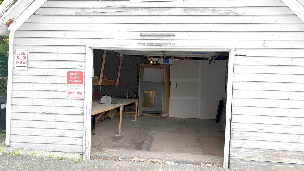 More Photos Of 612 Warren St, Hudson Storefront Retail Residential For Lease