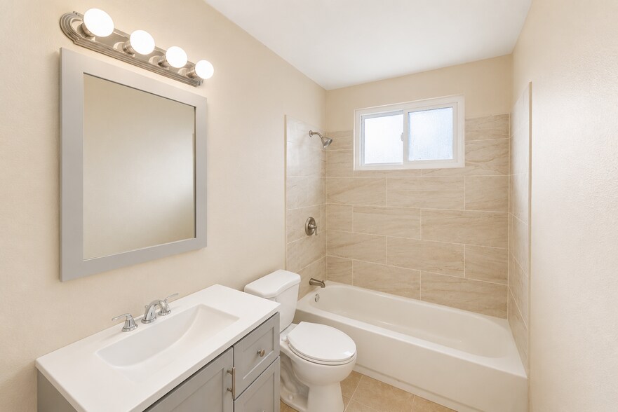 More Photos Of 16012-16020 Juniper St, Hesperia Assisted Living For Lease