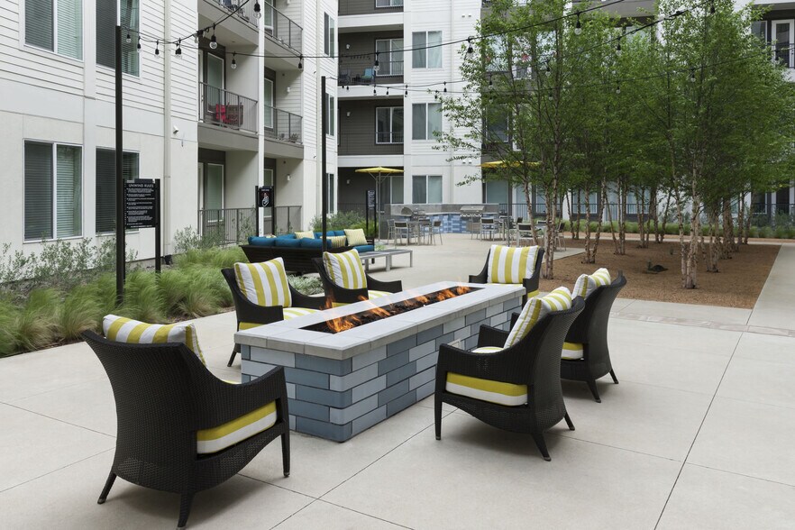 More Photos Of 110 W Cityline Dr, Richardson Apartments For Lease