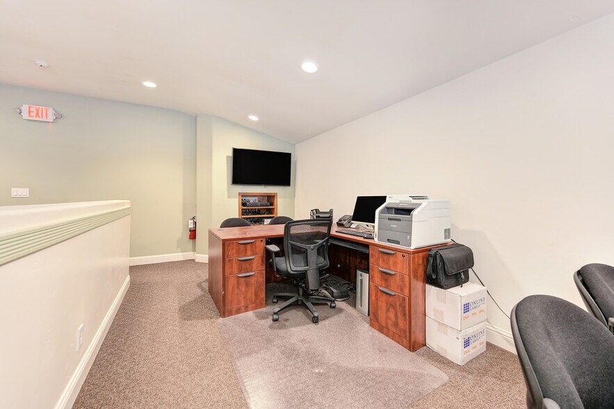 More Photos Of 27 S Main St, Colfax Storefront For Lease