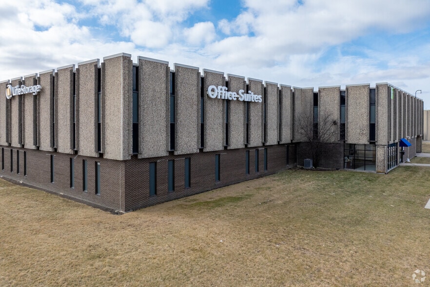 More Photos Of 21800 S Cicero Ave, Matteson Self Storage For Lease
