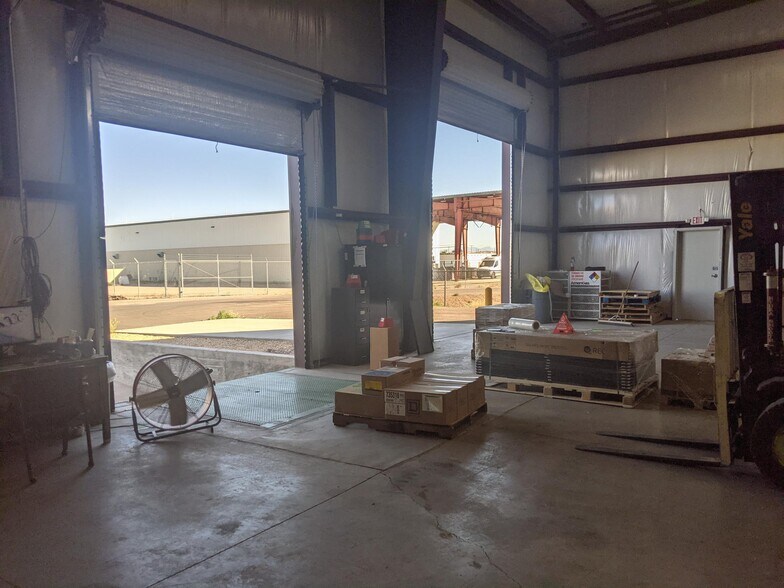 More Photos Of 432 Pioneer Pl, Las Cruces Distribution For Lease