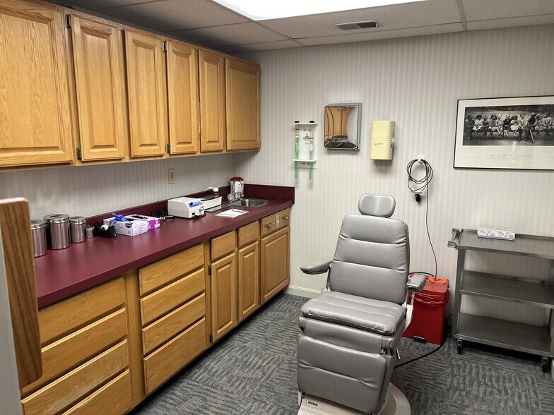 More Photos Of 9200 Montgomery Rd, Montgomery Medical For Lease