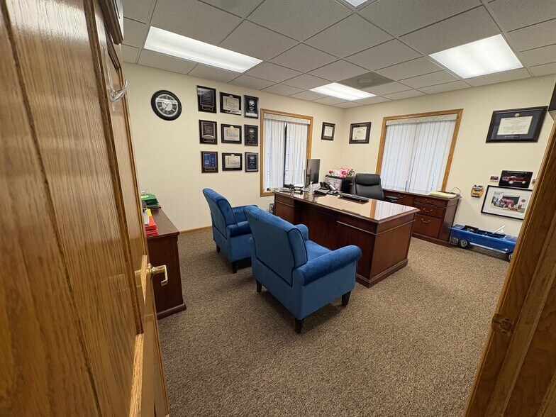 More Photos Of 2149 Velp Ave, Green Bay Office For Lease