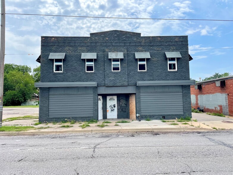 Primary Photo Of 2015 E Central Ave, Wichita Apartments For Sale