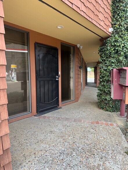 More Photos Of 27820 Dorris Dr, Carmel General Retail For Lease